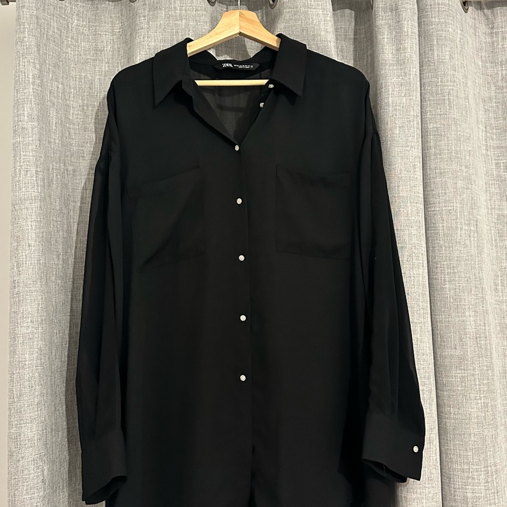 Women’s blouse with beautiful diamond buttons